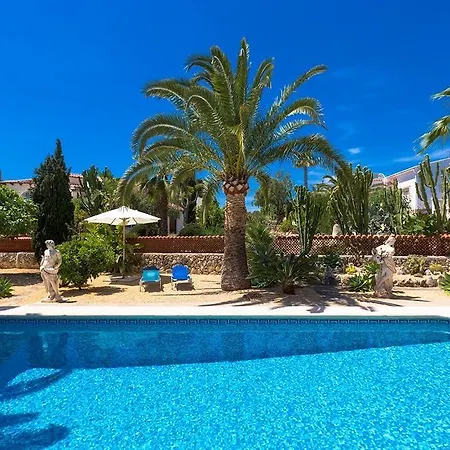 Jose - Three Bedroom With Private Pool - By Villamar