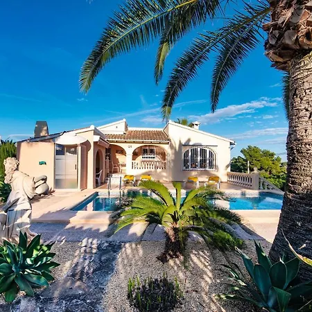 Jose - Three Bedroom With Private Pool - By Villamar