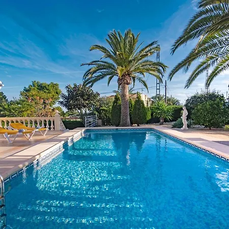 Jose - Three Bedroom With Private Pool - By Villamar